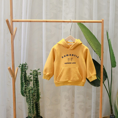 Új modell gyerek pulóver kapucnival és applikációval fiúknak többféle színben