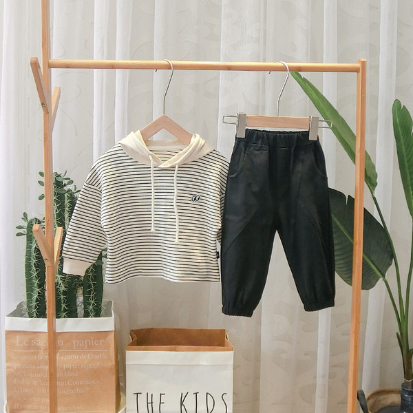 Model nou de pantaloni sport copii cu buzunare in doua culori