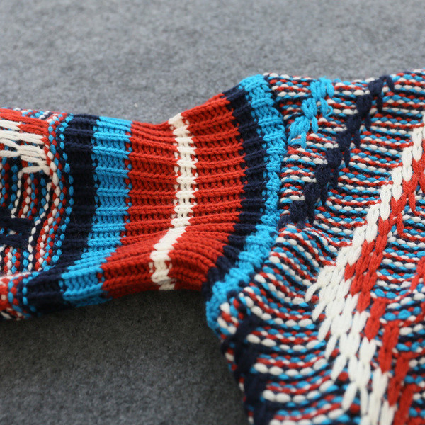 Pulover de iarnă de damă cu decolteu în formă de O