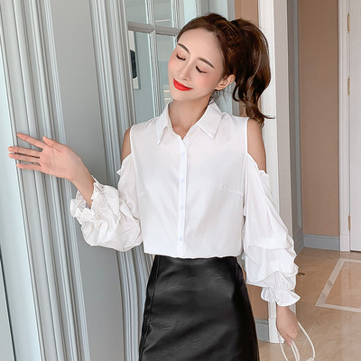 Cămașă modernă de damă în două culori cu nasturi și umerii goi