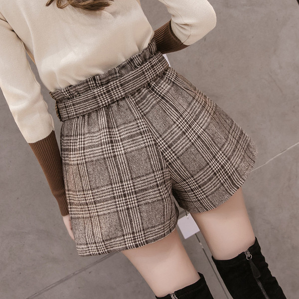 Pantaloni dama in carouri in doua culori cu talie inalta si buzunare