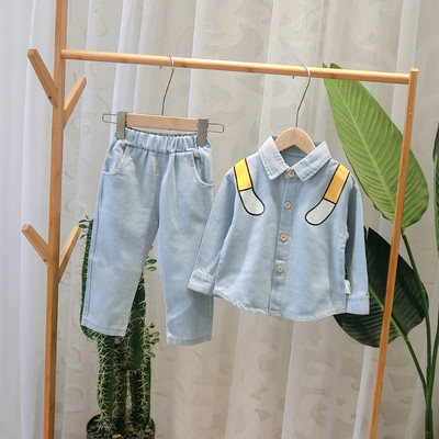 Actual set pentru copii din doua piese camasa + blugi cu aplicatie in albastru