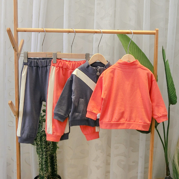 Детски комплект за момчета суичър и панталон в два цвята