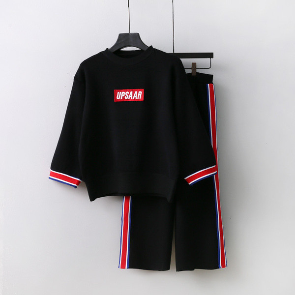 Női modern kétrészes szett három színben