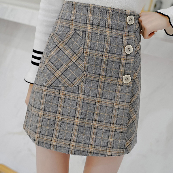 Μοντέρνα γυναικεία  φούστα με τσέπη και κουμπιά σε δύο χρώματα