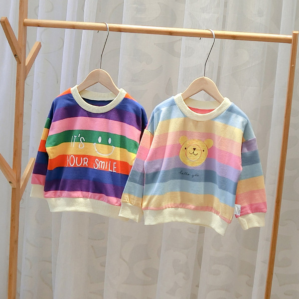 Model nou de bluza pentru copii colorata cu aplicatie pentru baieti