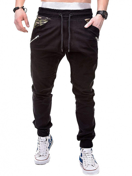 Pantaloni sport barbati cu motive de camuflaj in mai multe culori