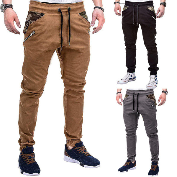 Pantaloni sport barbati cu motive de camuflaj in mai multe culori