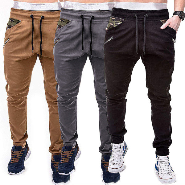 Pantaloni sport barbati cu motive de camuflaj in mai multe culori