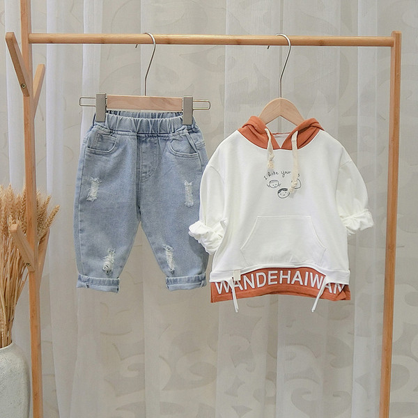 Nappali gyerek pulóver kapucnival és applikációval fiúknak két színben