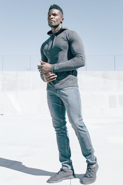 Hanorac barbatesc cu buzunare si gluga in mai multe culori