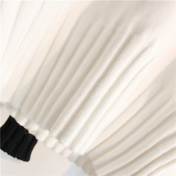 Pulover de iarnă de damă cu guler înalt în alb-negru