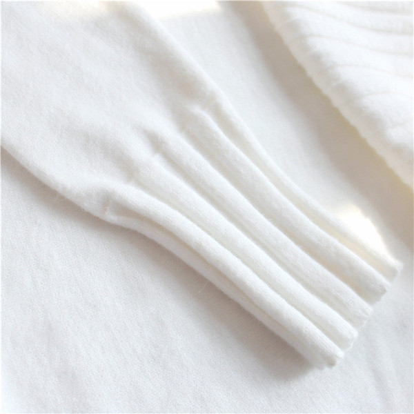 Pulover de iarnă de damă cu guler înalt în alb-negru