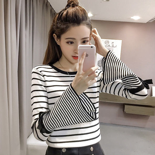 Bluza de dama actuala in mai multe culori cu maneci lotus