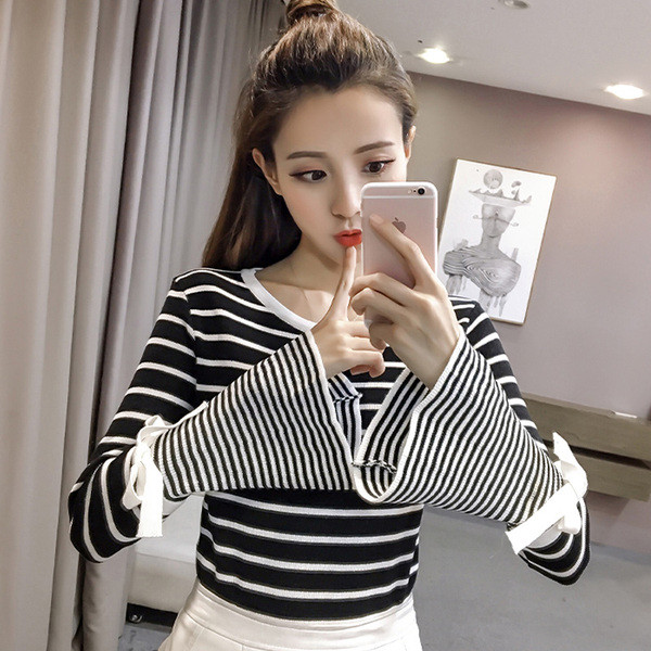 Bluza de dama actuala in mai multe culori cu maneci lotus