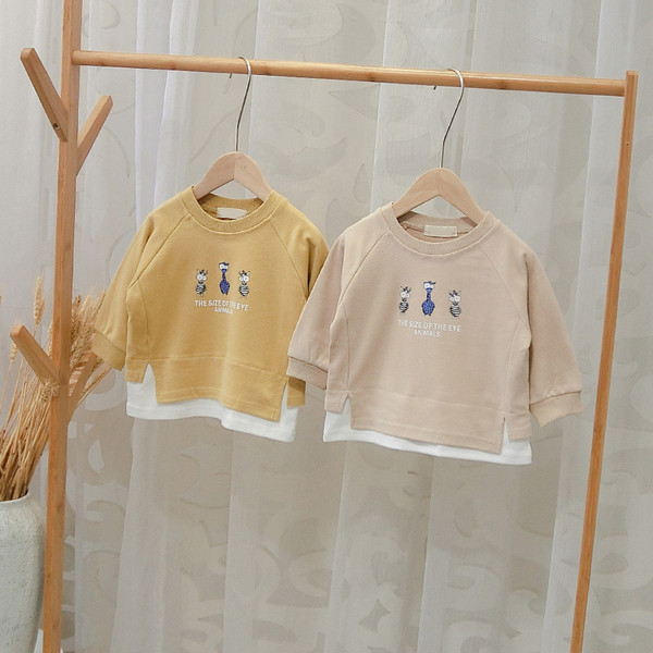 Bluza pentru copii pentru baieti cu decolteu O si aplicatie