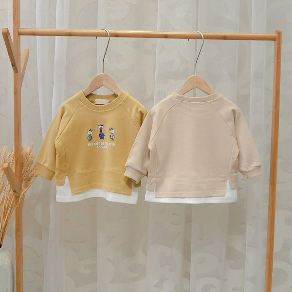 Bluza pentru copii pentru baieti cu decolteu O si aplicatie