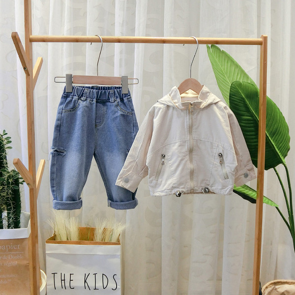 Alkalmi gyerekkabát kapucnival és cipzárral több színben fiúknak