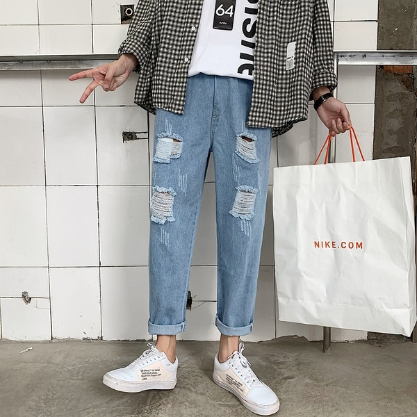 Blugi casual barbatesti cu motive rupte de culoare deschisa