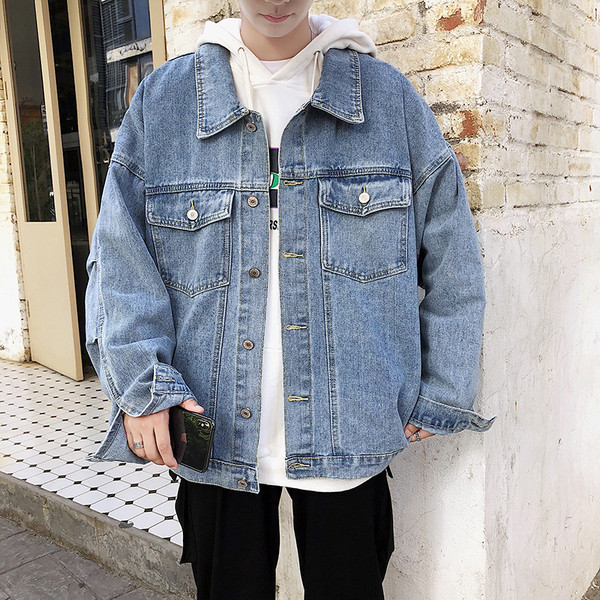 Alkalmi férfi farmerdzseki világos színű zsebekkel