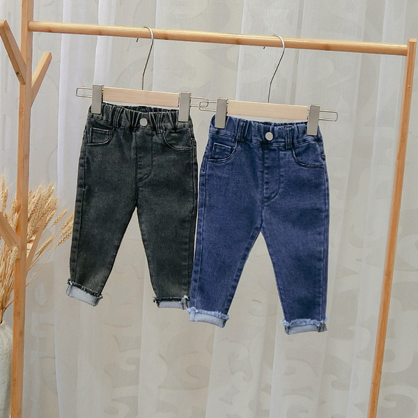 Gyermek farmernadrág új modellje kék és fekete színben