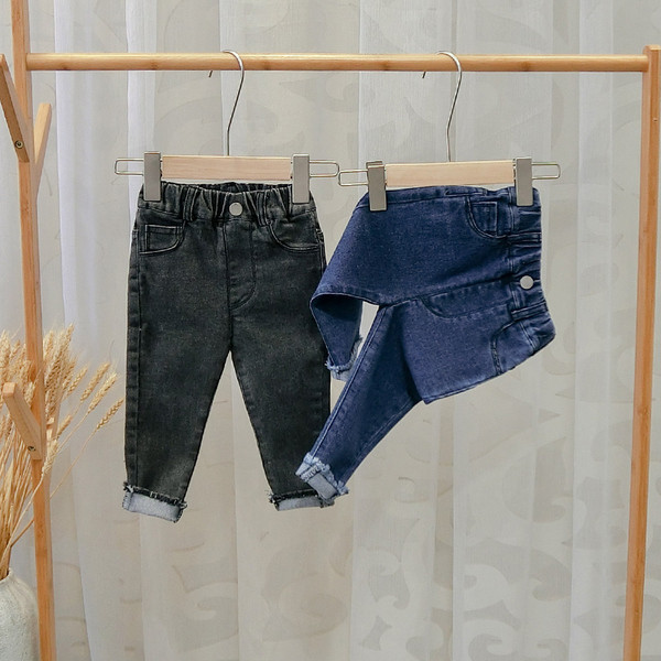 Gyermek farmernadrág új modellje kék és fekete színben