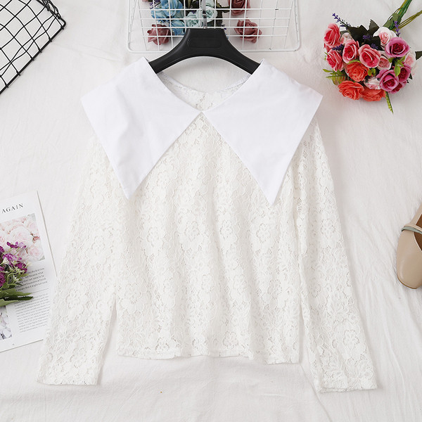 Μοντέρνο  γυναικείο μπλουζάκι δαντέλα σε μαύρο και άσπρο χρώμα