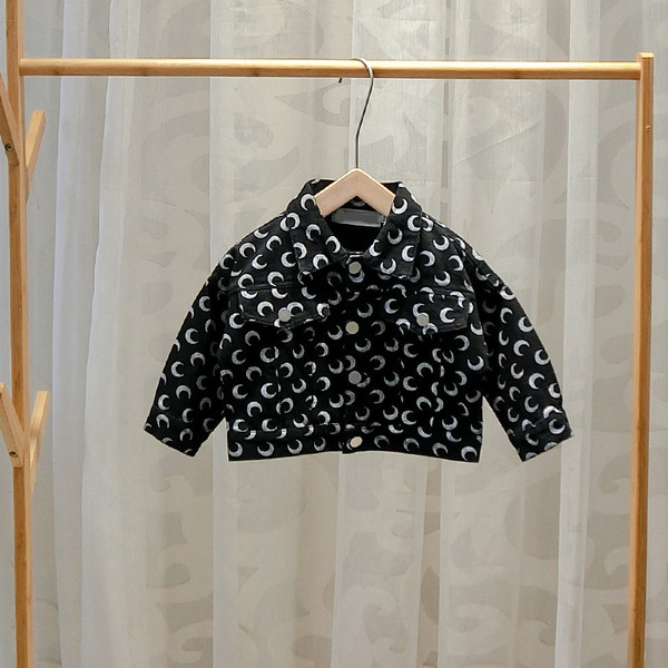 Jachetă modernă pentru copii cu model pentru fete în negru