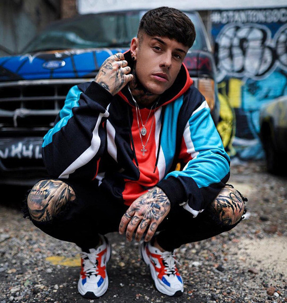 Új modell férfi pulóver felirattal és kapucnival több színben