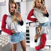 Nappali női pulóver hosszú ujjal és kapucnival