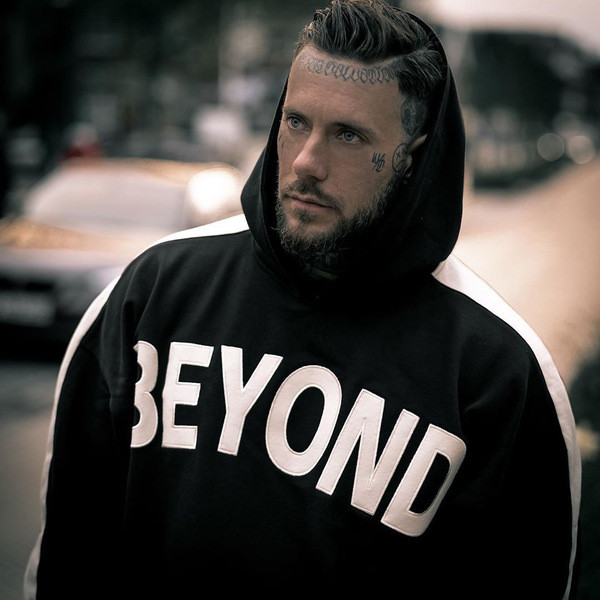 Napi férfi pulóver kapucnival és felirattal három színben