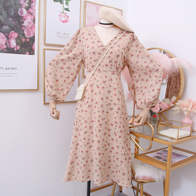 Új modell női ruha széles ujjal, virágos motívumokkal - többféle színben