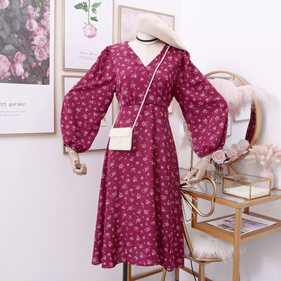 Új modell női ruha széles ujjal, virágos motívumokkal - többféle színben