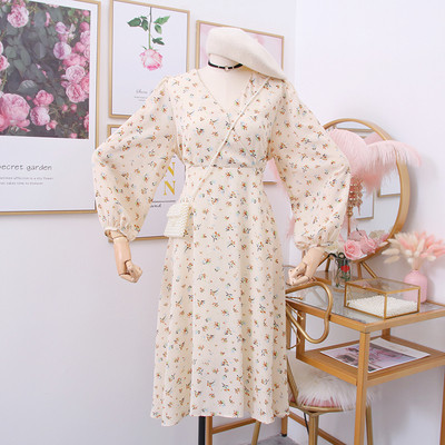 Új modell női ruha széles ujjal, virágos motívumokkal - többféle színben