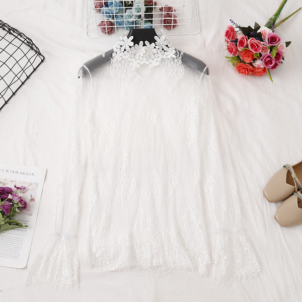 Aktuális női csipkeblúz - fehér és fekete színben