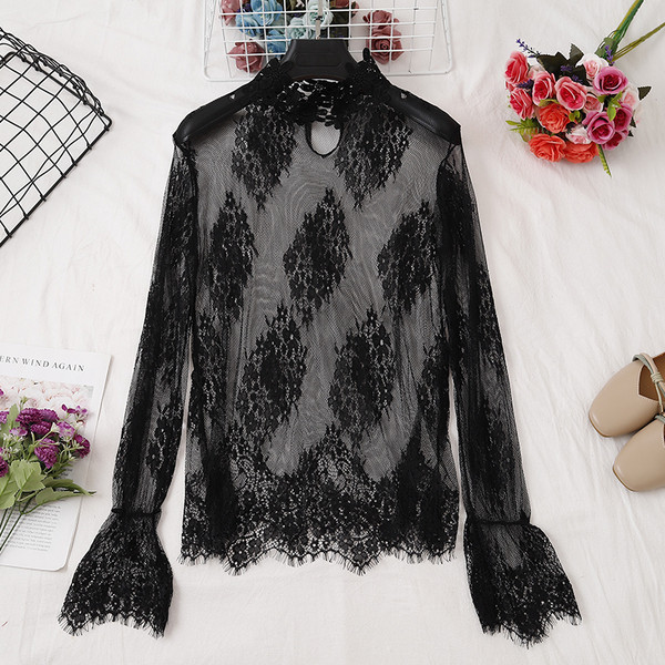 Aktuális női csipkeblúz - fehér és fekete színben