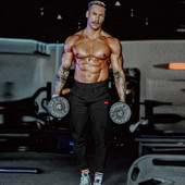 Спортно мъжко долнище с джобове в черен и бял цвят