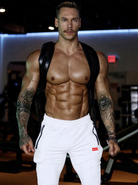 Спортно мъжко долнище с джобове в черен и бял цвят