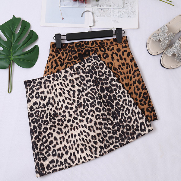 Fusta de dama eleganta cu talie inalta si model leopard