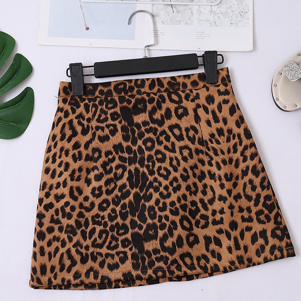 Fusta de dama eleganta cu talie inalta si model leopard