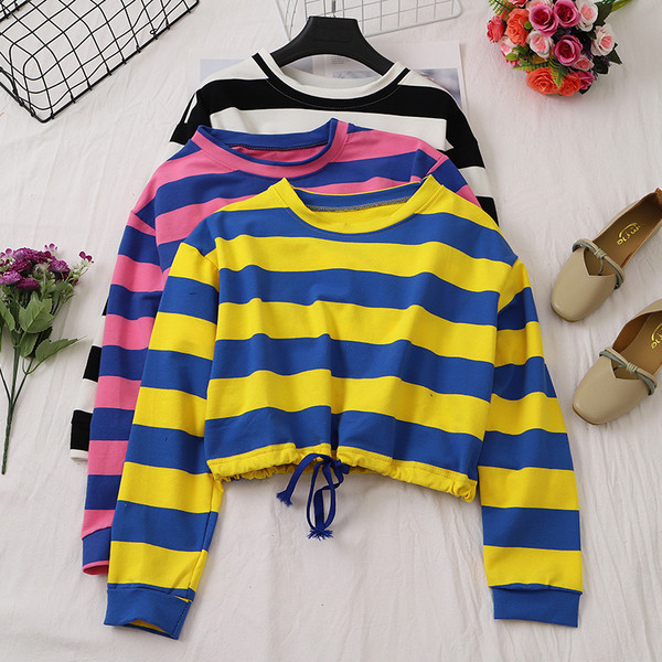 Bluză de damă cu dungi în cinci culori, cu mâneci lungi și cravate