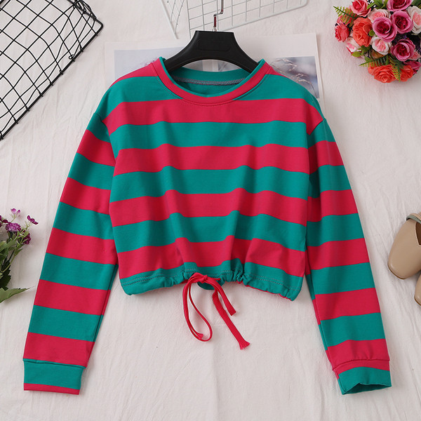 Bluză de damă cu dungi în cinci culori, cu mâneci lungi și cravate