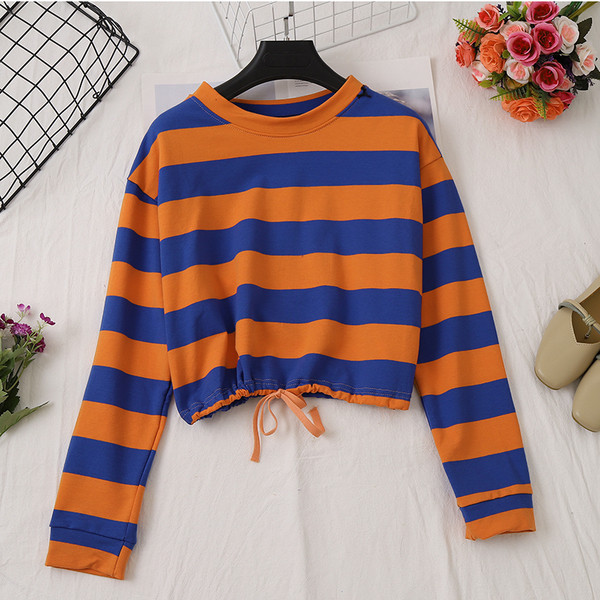 Bluză de damă cu dungi în cinci culori, cu mâneci lungi și cravate