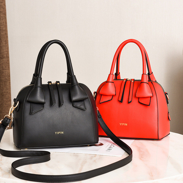 Alkalmi női táska két füllel több színben