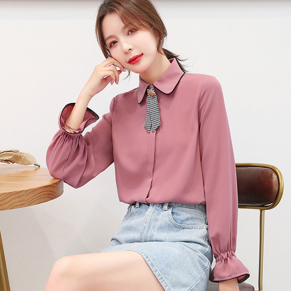 Cămașă de damă actuală în roz cu mâneci lungi