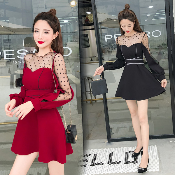 Modern női ruha - vágott modell piros és fekete színben