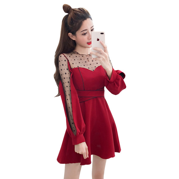 Modern női ruha - vágott modell piros és fekete színben