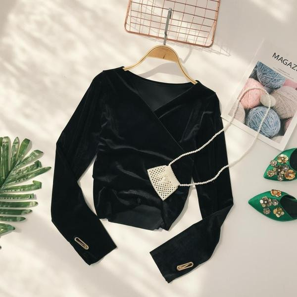 Bluza de dama actuala din catifea cu decolteu in V in diferite culori