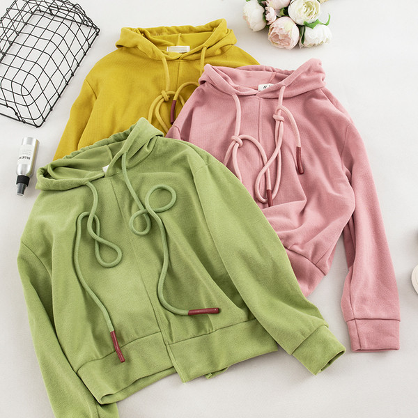 Καθημερινή  γυναικεία μπλούζα σε τρία χρώματα με κουκούλα και  κορδόνια