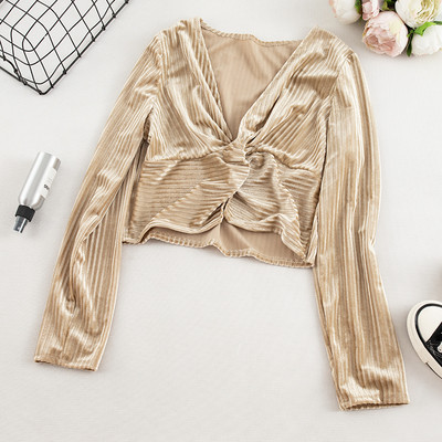 Γυναικεία μπλόυζα με  V-λαιμό  και  με μακριά μανίκια